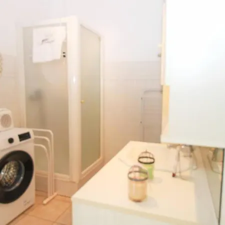 Pavillon De Yourhosthelper *